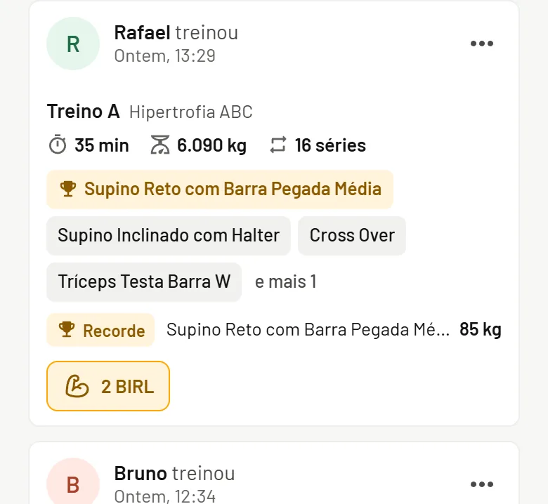 Post de treino no feed, com duração, volume, séries, recorde do dia e o botão BIRL